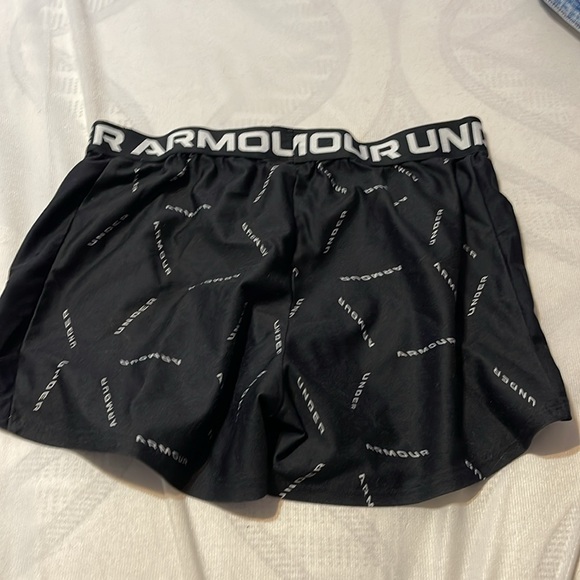 Under Armour Athletic Shorts - Picture 3 of 3